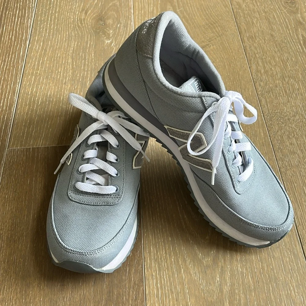 New Balance 501 ripple sole shoes in gray mens size 8 / women’s size 9.5